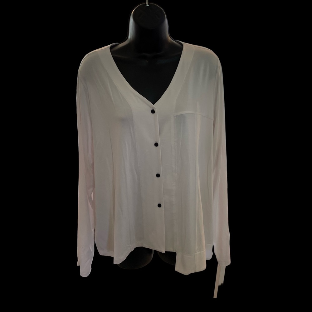 Size XL Comfy USA white button shirt